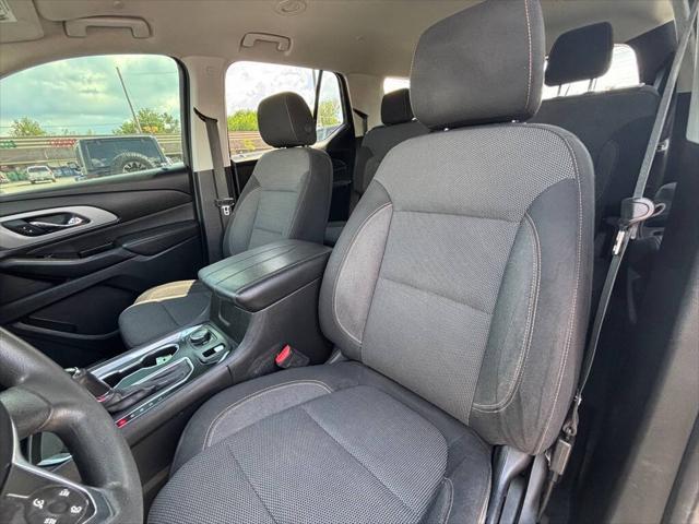 used 2020 Chevrolet Traverse car, priced at $13,998