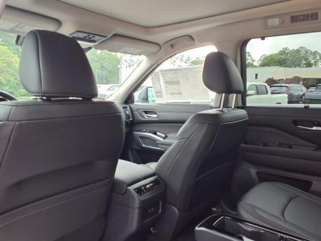new 2025 Nissan Pathfinder car, priced at $43,599