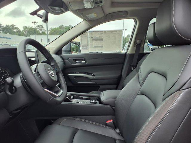 new 2025 Nissan Pathfinder car, priced at $43,599