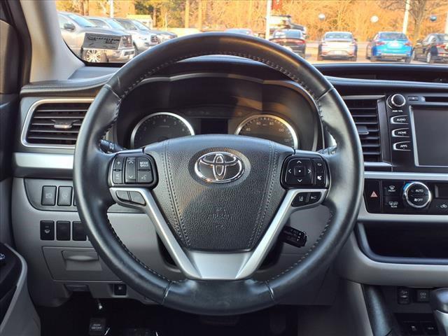 used 2019 Toyota Highlander car, priced at $20,686