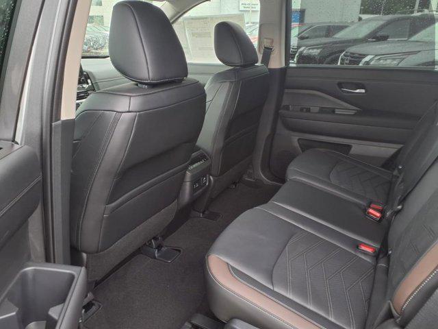 new 2025 Nissan Pathfinder car, priced at $50,517