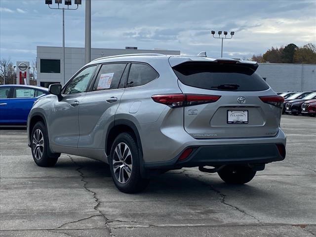 used 2021 Toyota Highlander car, priced at $27,714