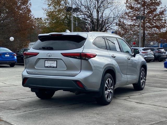 used 2021 Toyota Highlander car, priced at $27,714