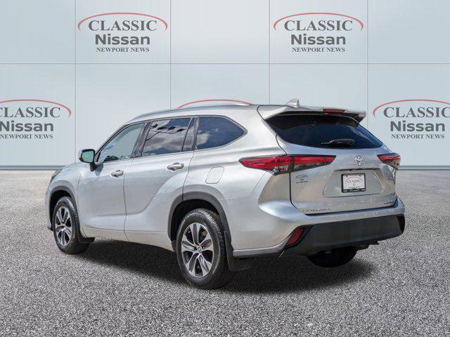 used 2021 Toyota Highlander car, priced at $26,726