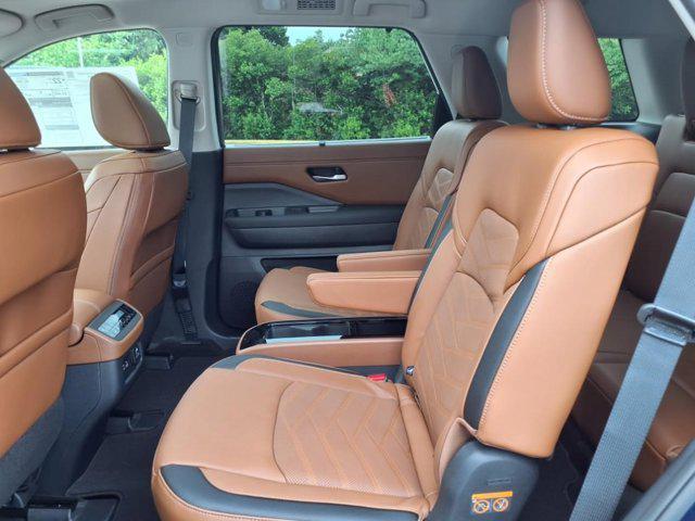 new 2025 Nissan Pathfinder car, priced at $49,504
