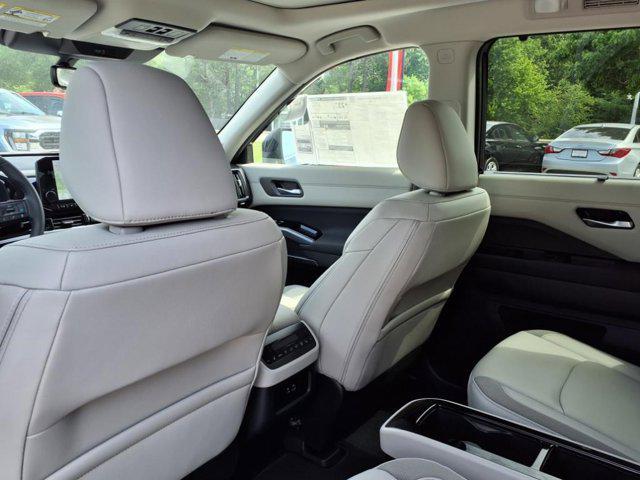 new 2025 Nissan Pathfinder car, priced at $46,555