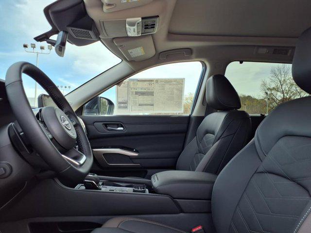 new 2025 Nissan Pathfinder car, priced at $49,465