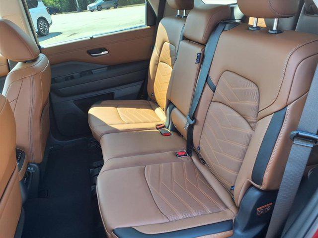new 2025 Nissan Pathfinder car, priced at $44,746
