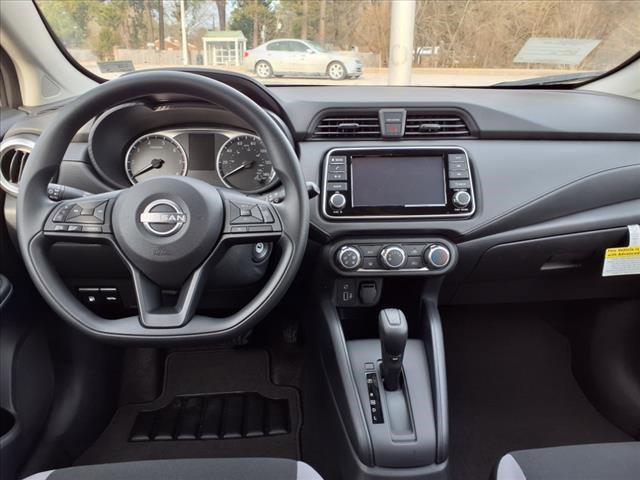 new 2025 Nissan Versa car