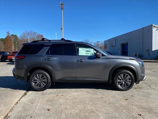 new 2025 Nissan Pathfinder car, priced at $40,007