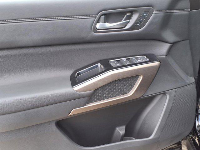 new 2025 Nissan Pathfinder car, priced at $51,007