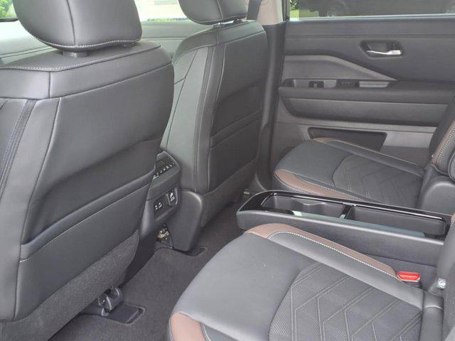 new 2025 Nissan Pathfinder car, priced at $51,007