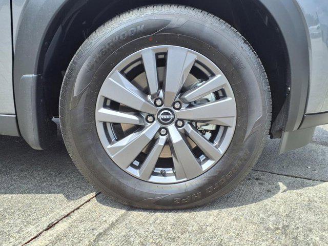 new 2025 Nissan Pathfinder car, priced at $38,257