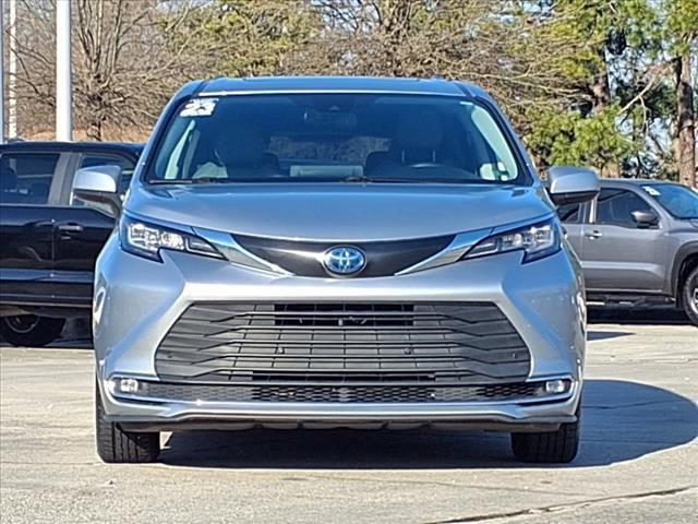 used 2023 Toyota Sienna car, priced at $39,129