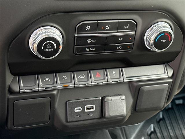 new 2025 GMC Sierra 1500 car, priced at $39,675