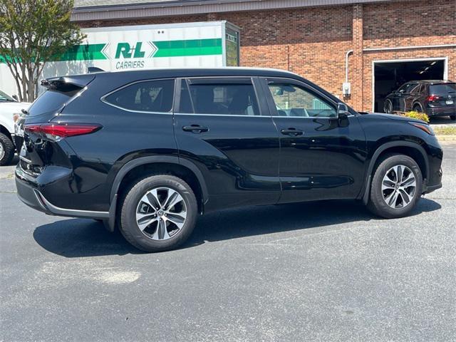 used 2023 Toyota Highlander car, priced at $37,000