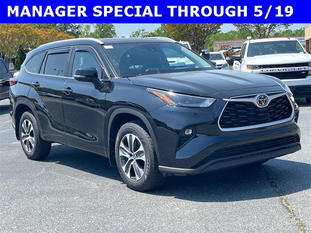 used 2023 Toyota Highlander car, priced at $36,000