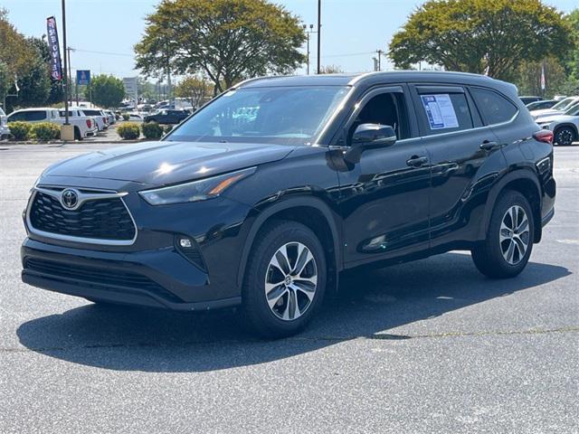 used 2023 Toyota Highlander car, priced at $37,000