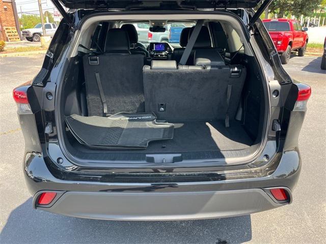 used 2023 Toyota Highlander car, priced at $37,000