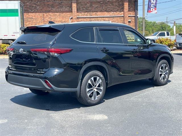 used 2023 Toyota Highlander car, priced at $37,000
