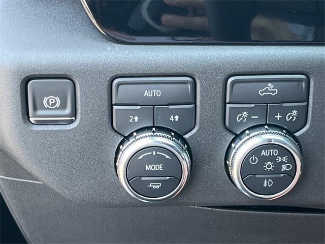 new 2025 GMC Sierra 1500 car, priced at $46,285