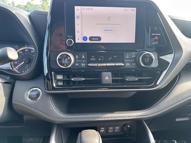 used 2023 Toyota Highlander car, priced at $32,950