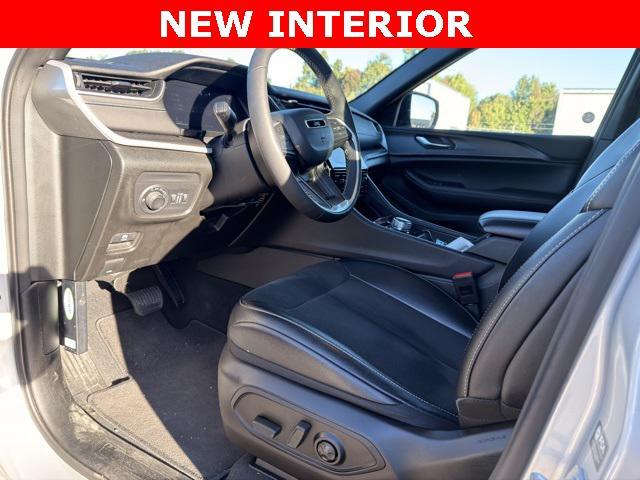 used 2024 Jeep Grand Cherokee car, priced at $32,000