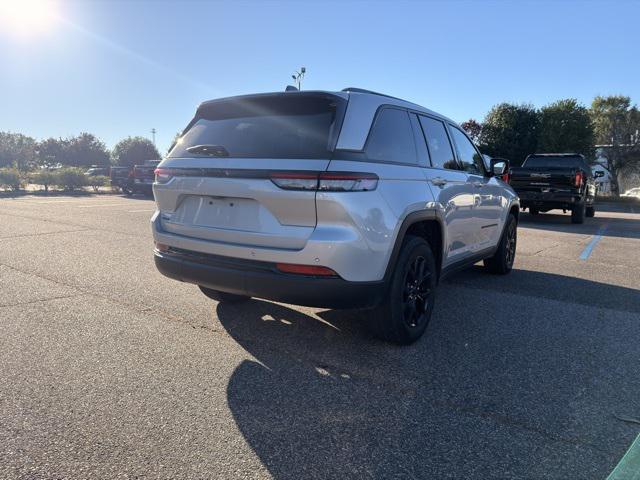 used 2024 Jeep Grand Cherokee car, priced at $32,000