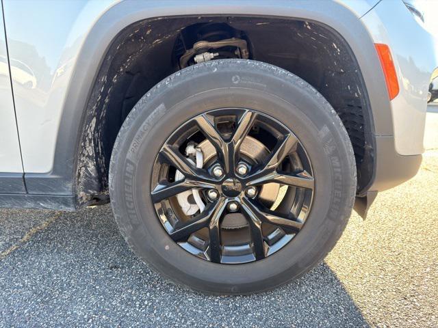 used 2024 Jeep Grand Cherokee car, priced at $32,000