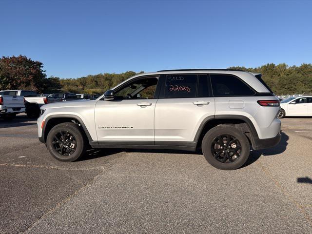 used 2024 Jeep Grand Cherokee car, priced at $32,000