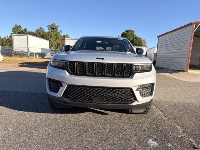used 2024 Jeep Grand Cherokee car, priced at $32,000