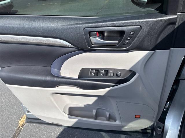 used 2018 Toyota Highlander car, priced at $21,750