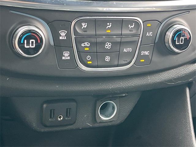 used 2022 Chevrolet Traverse car, priced at $25,999