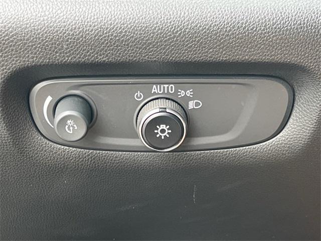 used 2022 Chevrolet Traverse car, priced at $25,999