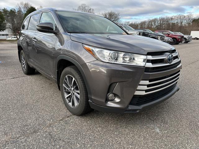 used 2017 Toyota Highlander Hybrid car, priced at $19,500