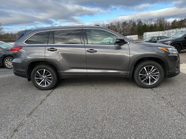 used 2017 Toyota Highlander Hybrid car, priced at $19,500