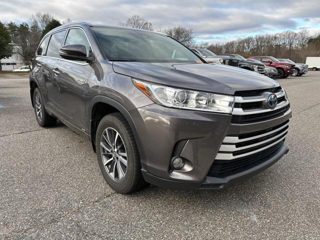 used 2017 Toyota Highlander Hybrid car, priced at $19,500