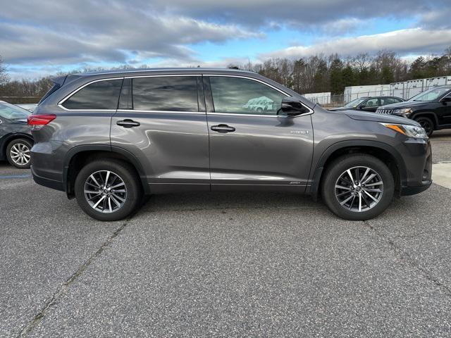 used 2017 Toyota Highlander Hybrid car, priced at $19,500