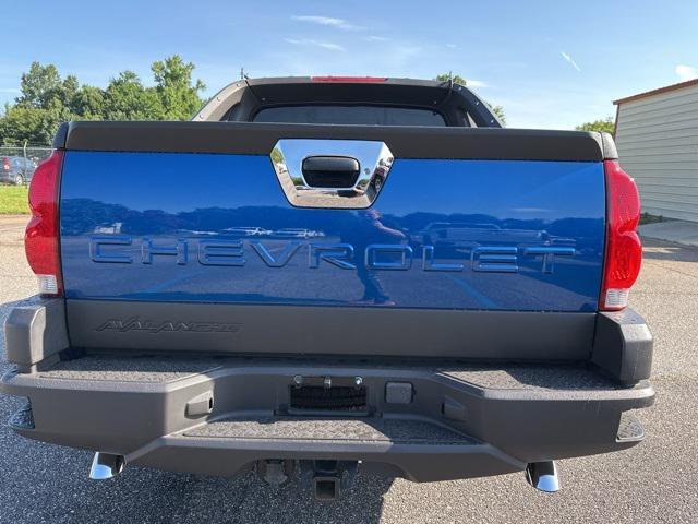 used 2003 Chevrolet Avalanche car, priced at $16,895