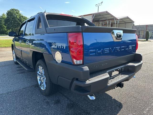 used 2003 Chevrolet Avalanche car, priced at $16,895