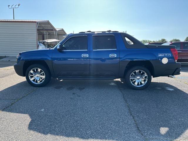 used 2003 Chevrolet Avalanche car, priced at $16,895