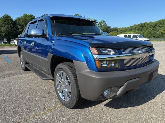 used 2003 Chevrolet Avalanche car, priced at $16,895