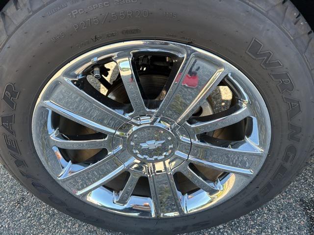 used 2003 Chevrolet Avalanche car, priced at $16,895