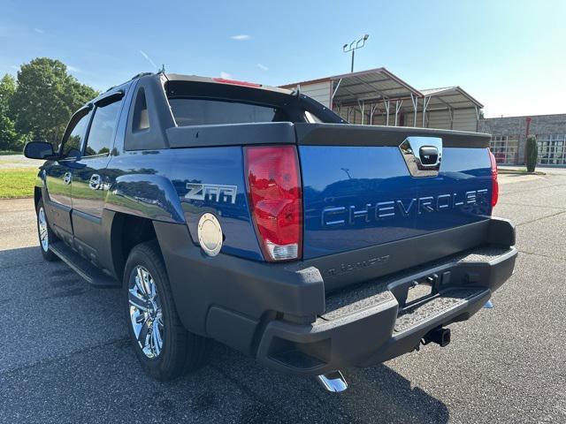 used 2003 Chevrolet Avalanche car, priced at $16,895