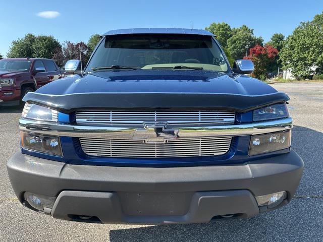 used 2003 Chevrolet Avalanche car, priced at $16,895
