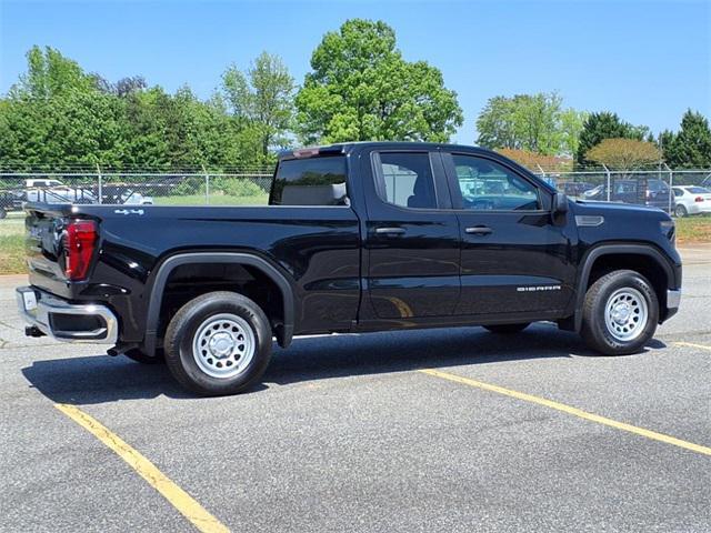 new 2025 GMC Sierra 1500 car, priced at $43,365