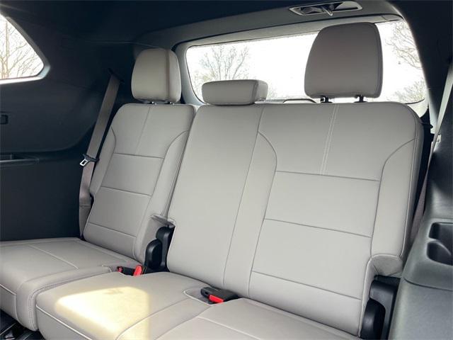 used 2025 GMC Acadia car, priced at $45,432