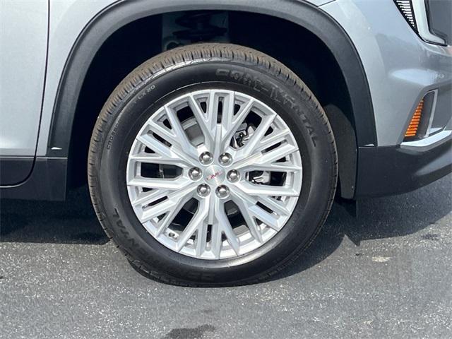 used 2025 GMC Acadia car, priced at $45,432