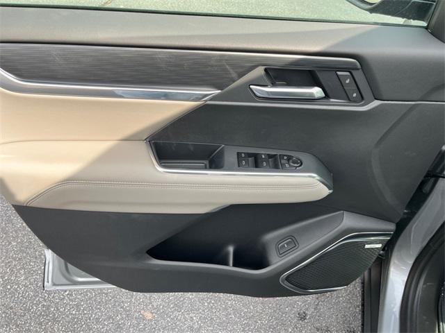 used 2025 GMC Acadia car, priced at $45,432