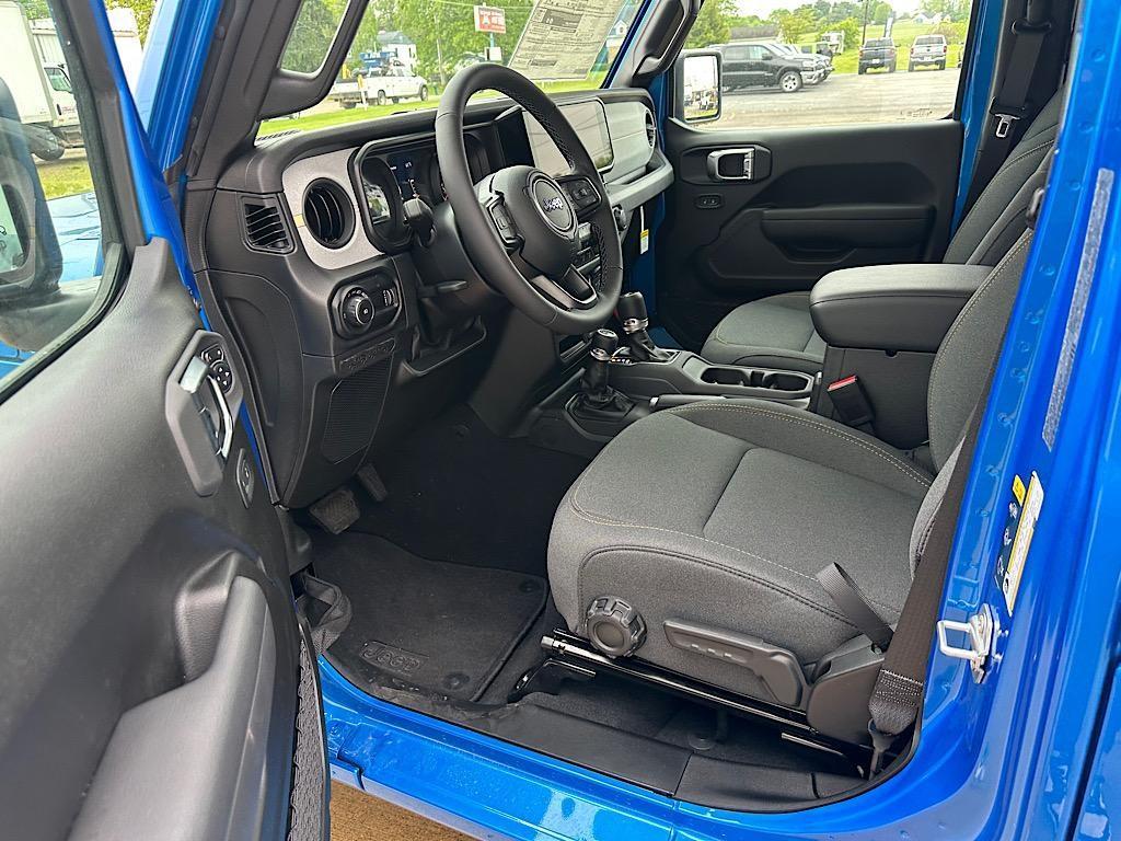 new 2025 Jeep Wrangler car, priced at $47,563